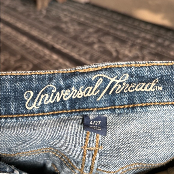 Universal thread women’s ankle cut jeans - Picture 2 of 5